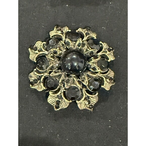Set of 2 Vintage Style Black and White Rhinestone Brooches Pins Gold Tone - Picture 5 of 7